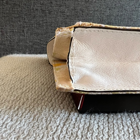 ⭐️ RARE Hayward "Bobby” Jacquard Clutch in light pink ⭐️ Hard to find print - Picture 13 of 15